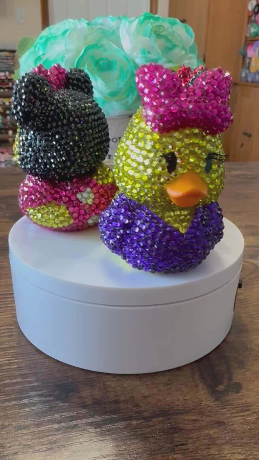 Disney Daisy bling bedazzled rhinestone duck